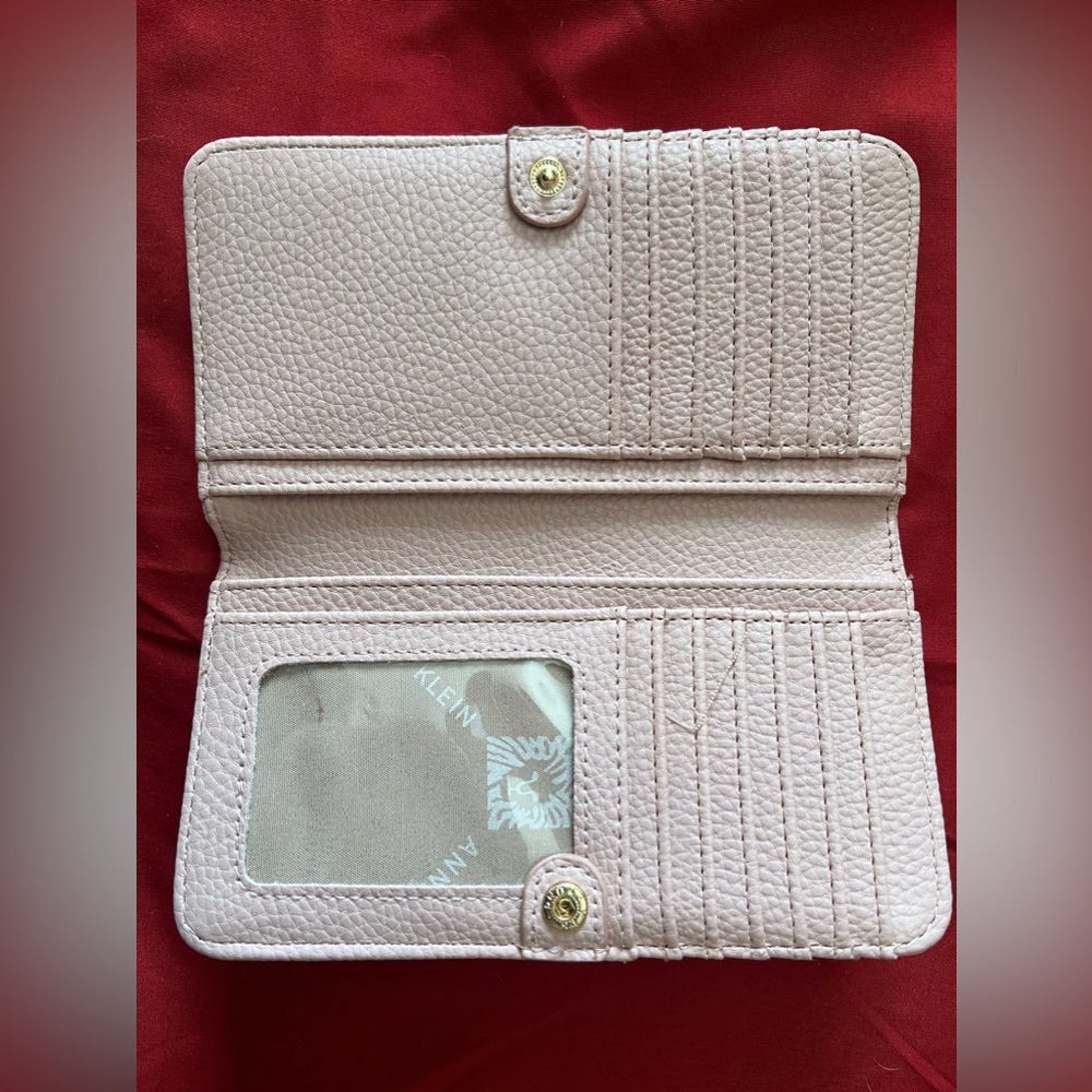Pink Wallet - Picture 3 of 3